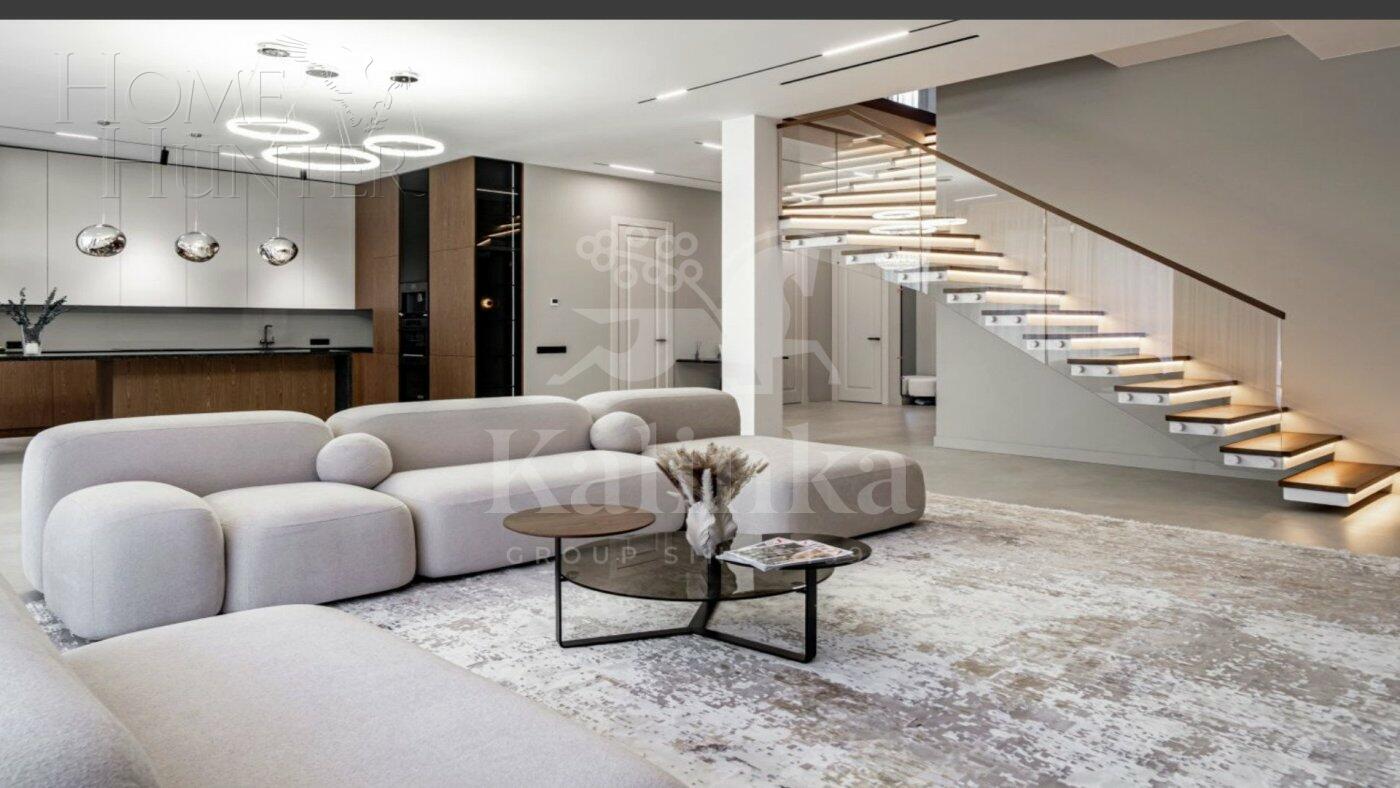 2-этажный коттедж 349.7 м² с отделкой