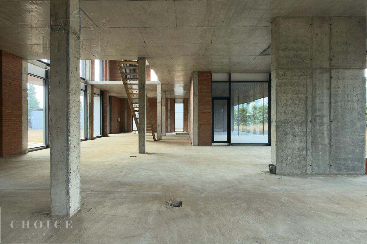 2-этажный коттедж 920 м² без отделки