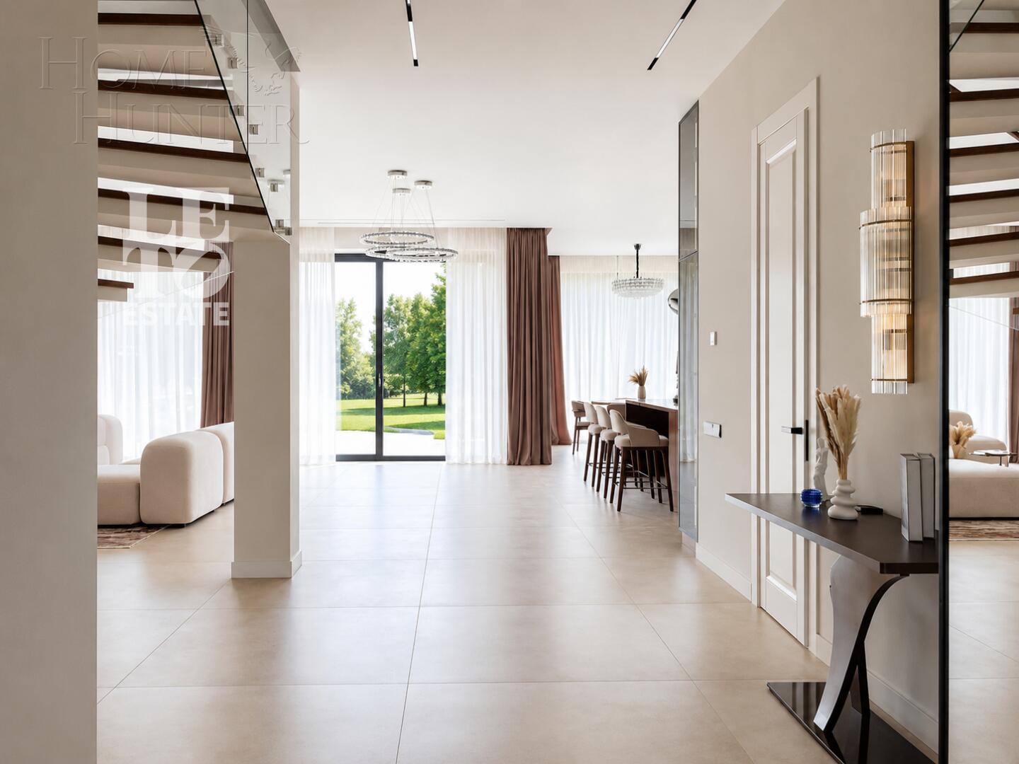 2-этажный коттедж 349.7 м² с отделкой