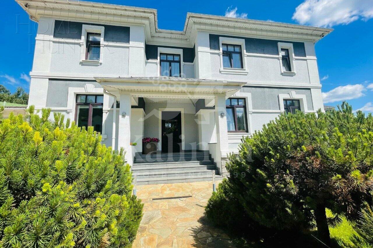 2-этажный коттедж 680 м² с отделкой