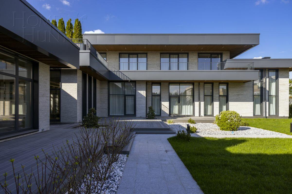 2-этажный коттедж 850 м² с отделкой