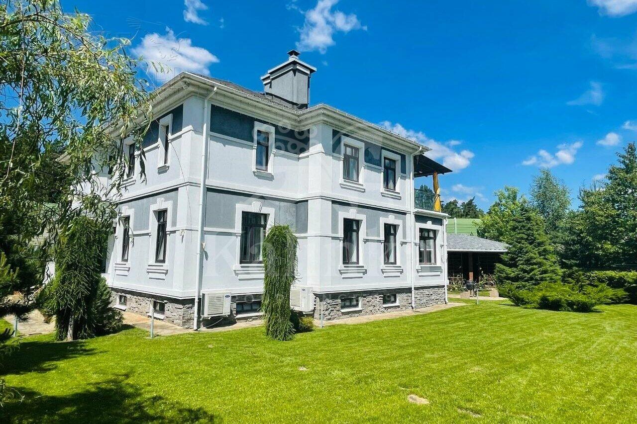 2-этажный коттедж 680 м² с отделкой
