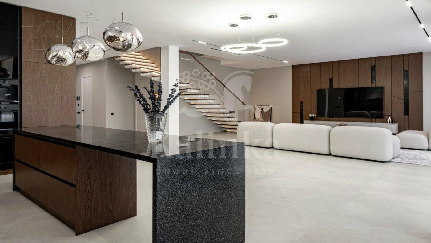 2-этажный коттедж 349.7 м² с отделкой