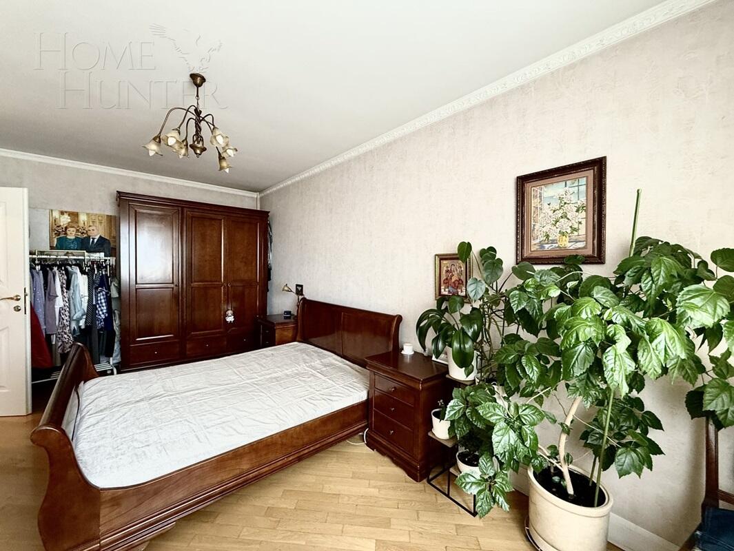 6-КОМН. КВАРТИРА С ОТДЕЛКОЙ 150 М² НА 18 ЭТАЖЕ