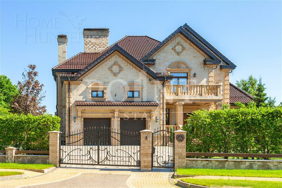 2-этажный коттедж 660 м² с отделкой