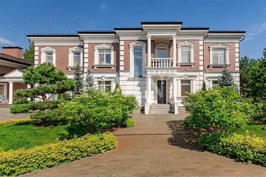 2-этажный коттедж 1 258 м² с отделкой