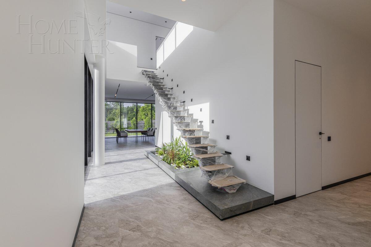 2-этажный коттедж 340 м² с отделкой