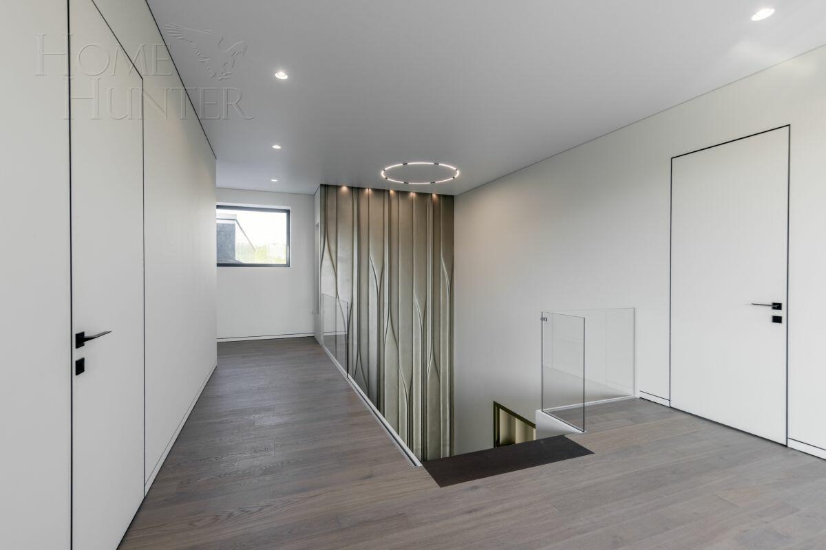 2-этажный коттедж 850 м² с отделкой