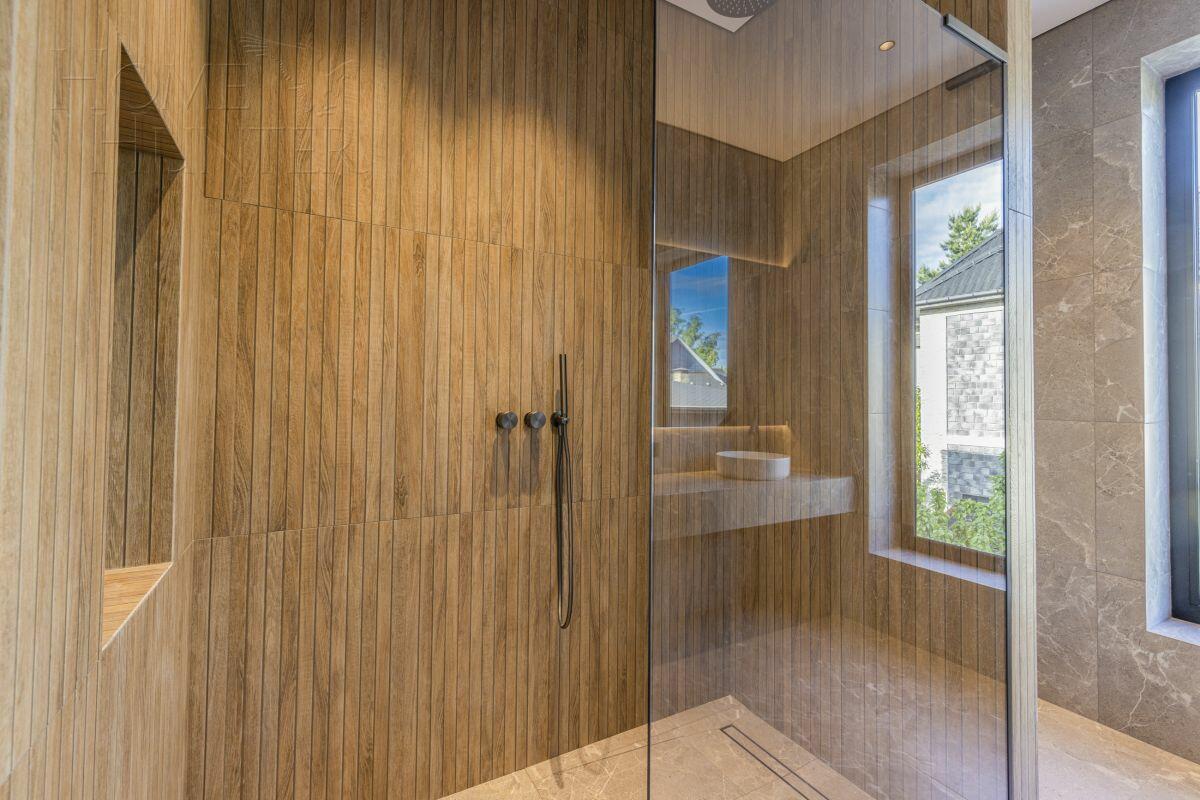 2-этажный коттедж 340 м² с отделкой