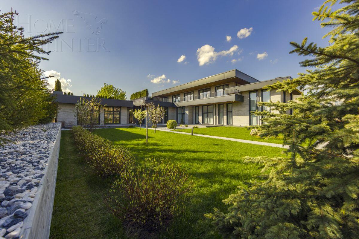 2-этажный коттедж 850 м² с отделкой