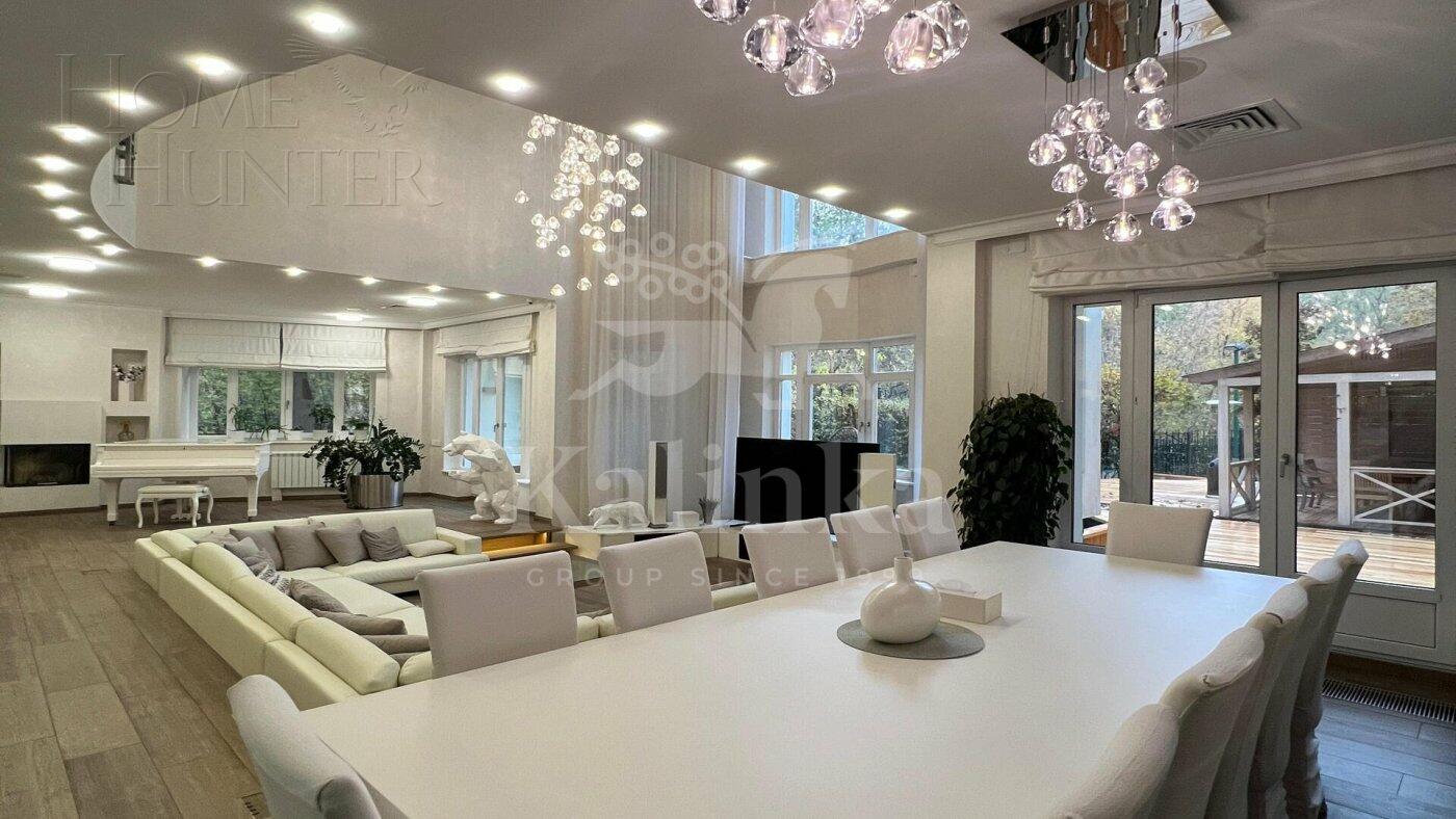 3-УРОВНЕВЫЙ ТАУНХАУС С ОТДЕЛКОЙ 525 М² НА 1 ЭТАЖЕ