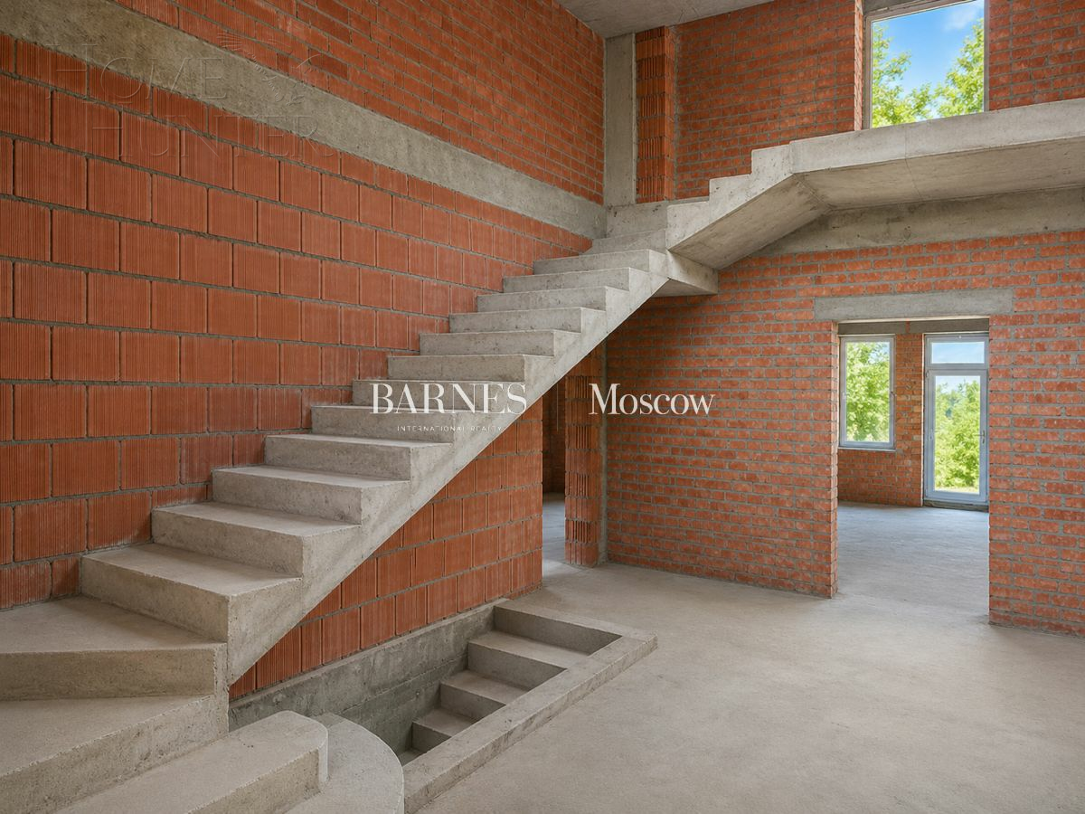 2-этажный коттедж 860 м² без отделки