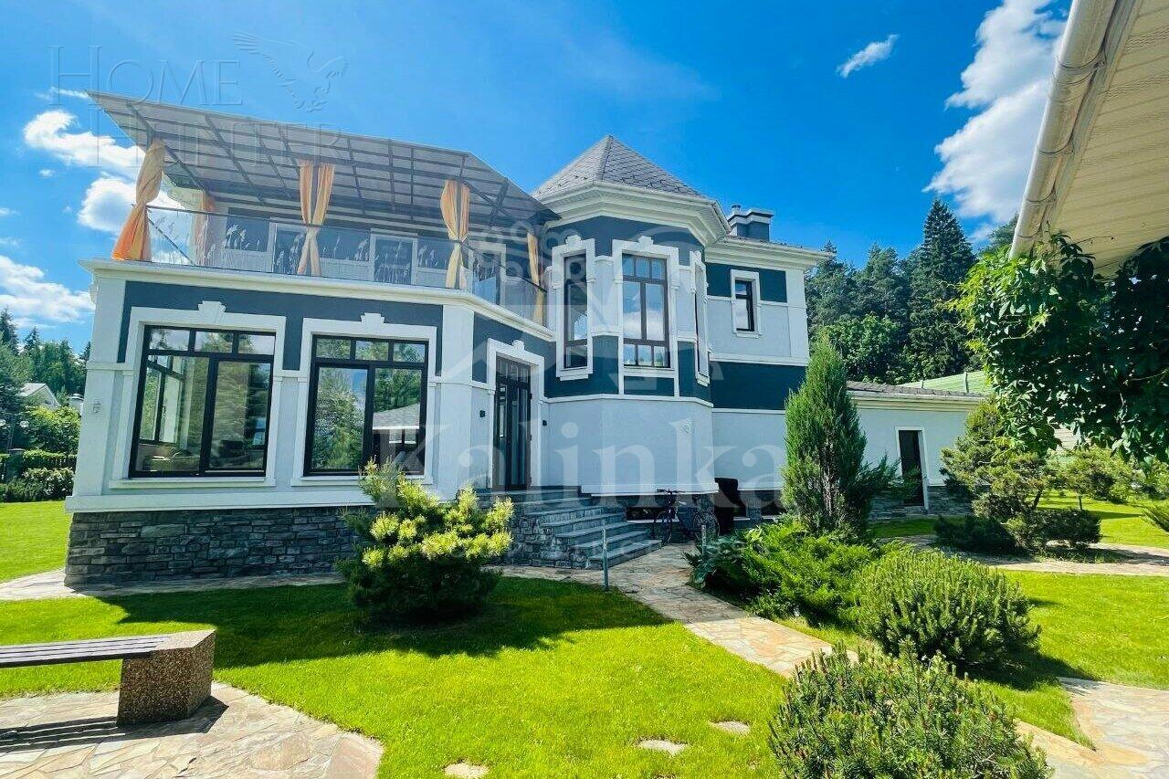 2-этажный коттедж 680 м² с отделкой