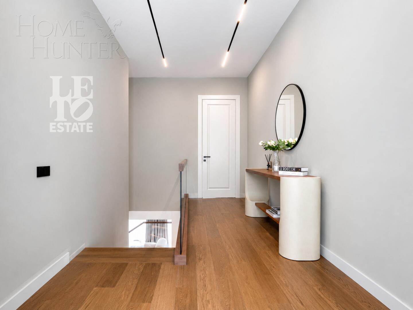 2-этажный коттедж 349.7 м² с отделкой