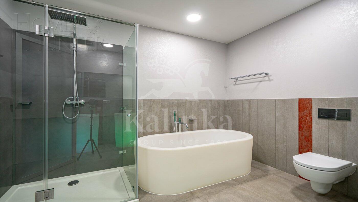 2-этажный коттедж 1 000 м² с отделкой