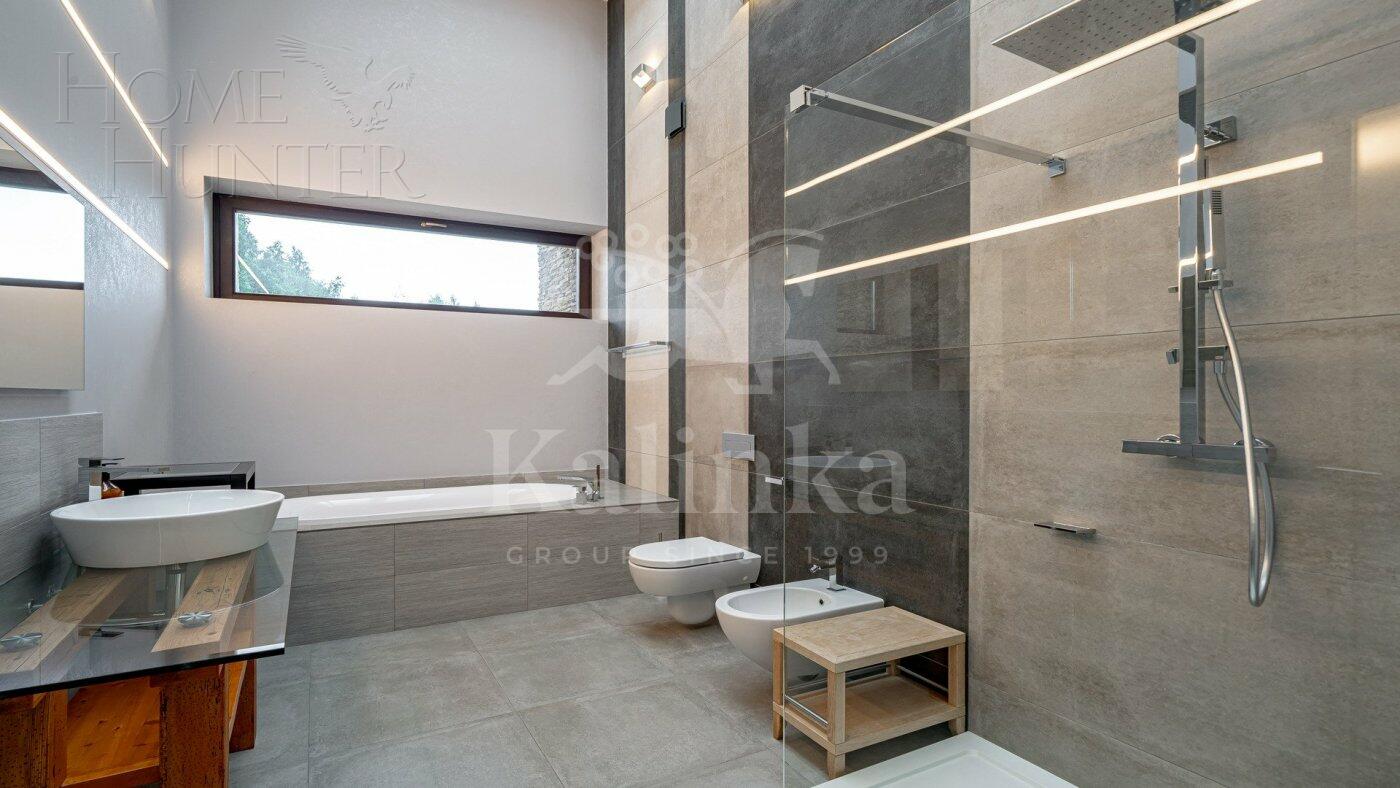 2-этажный коттедж 1 000 м² с отделкой