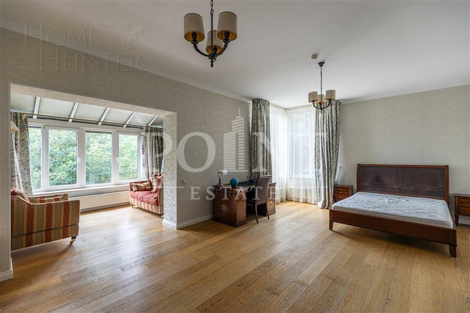 3-этажный таунхаус 500 м² с отделкой