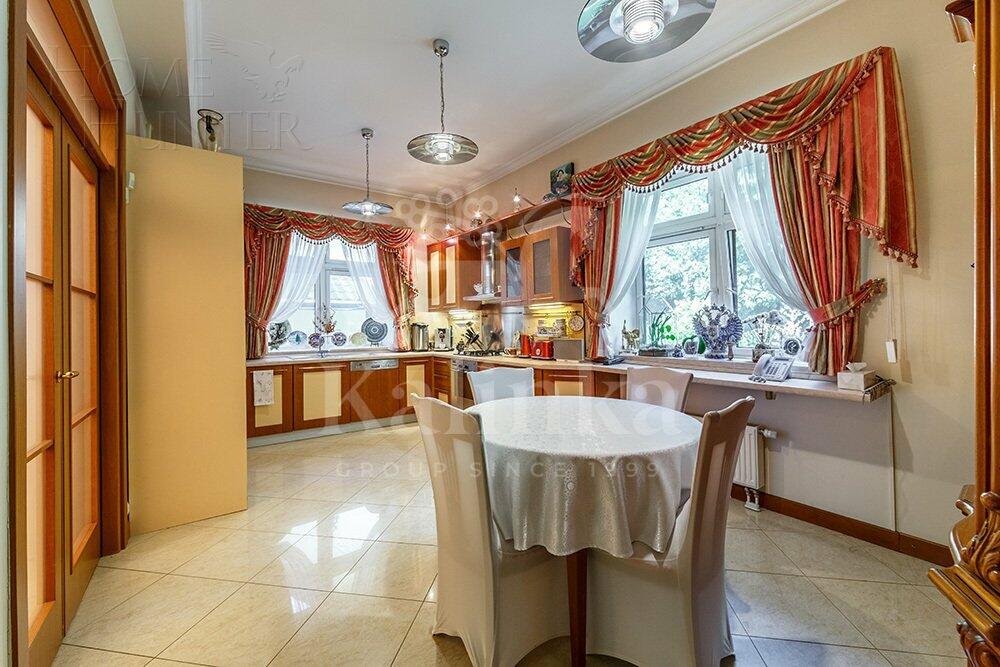 2-этажный коттедж 823.4 м² с отделкой