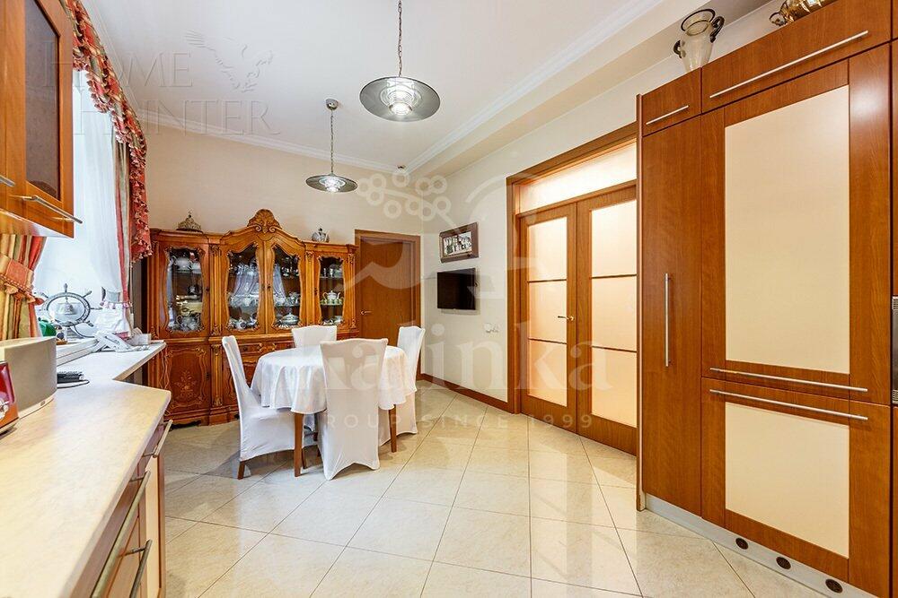 2-этажный коттедж 823.4 м² с отделкой
