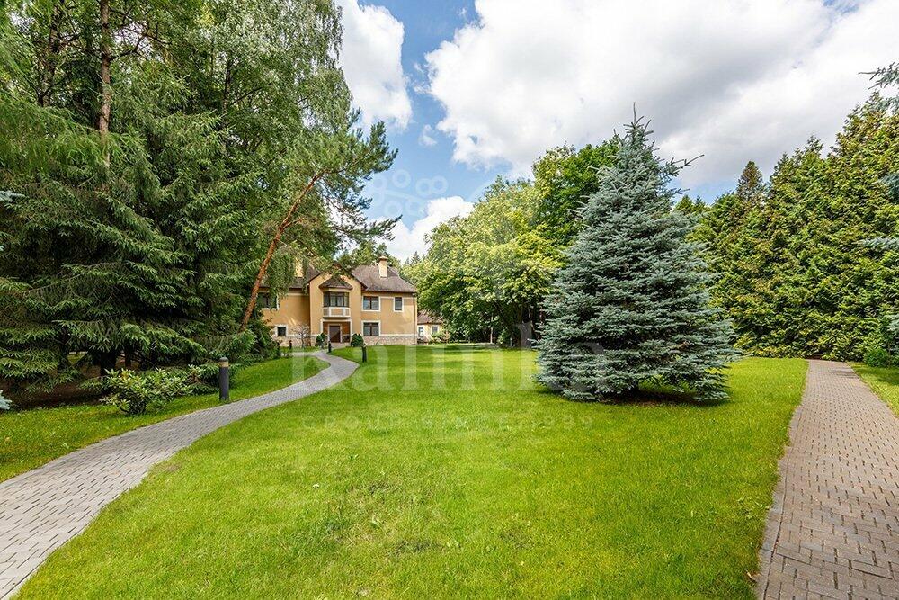 2-этажный коттедж 823.4 м² с отделкой