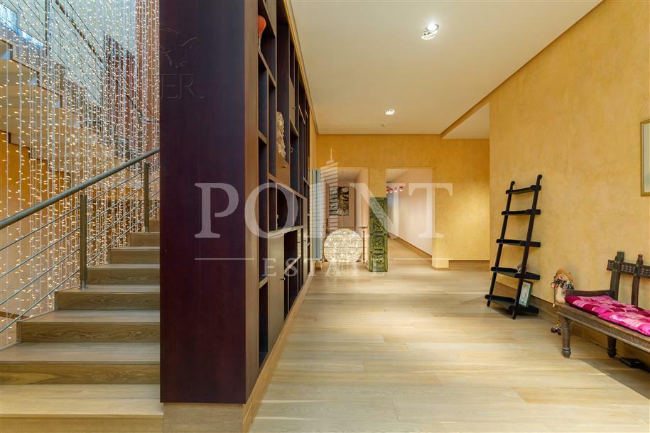 2-этажный коттедж 1 500 м² с отделкой