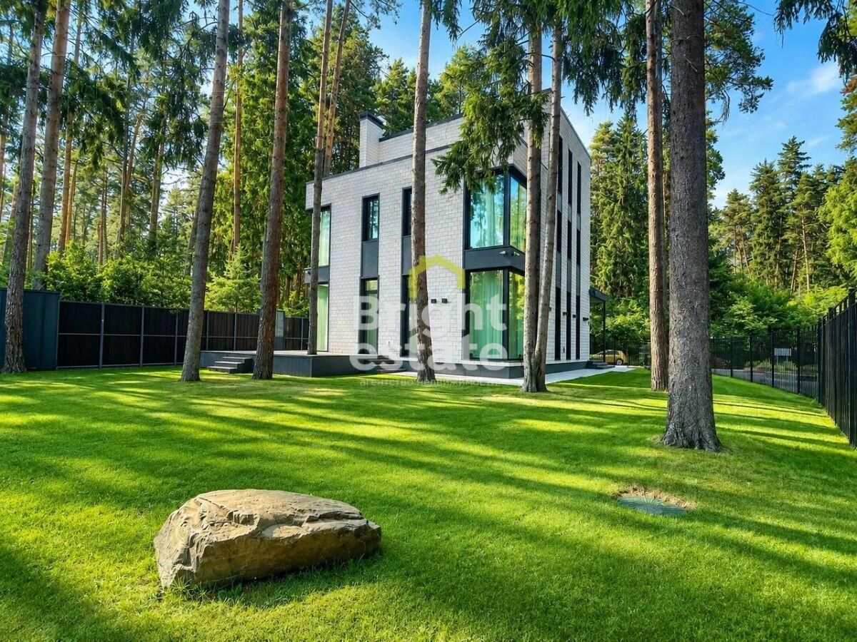 3-этажный коттедж 420 м² с отделкой
