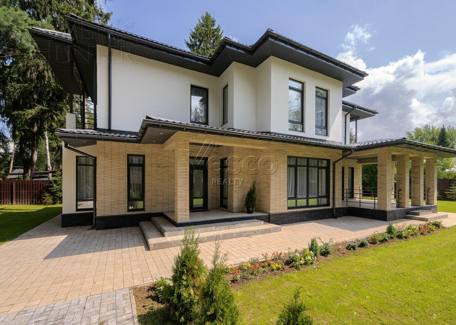 2-этажный коттедж 270 м² с отделкой