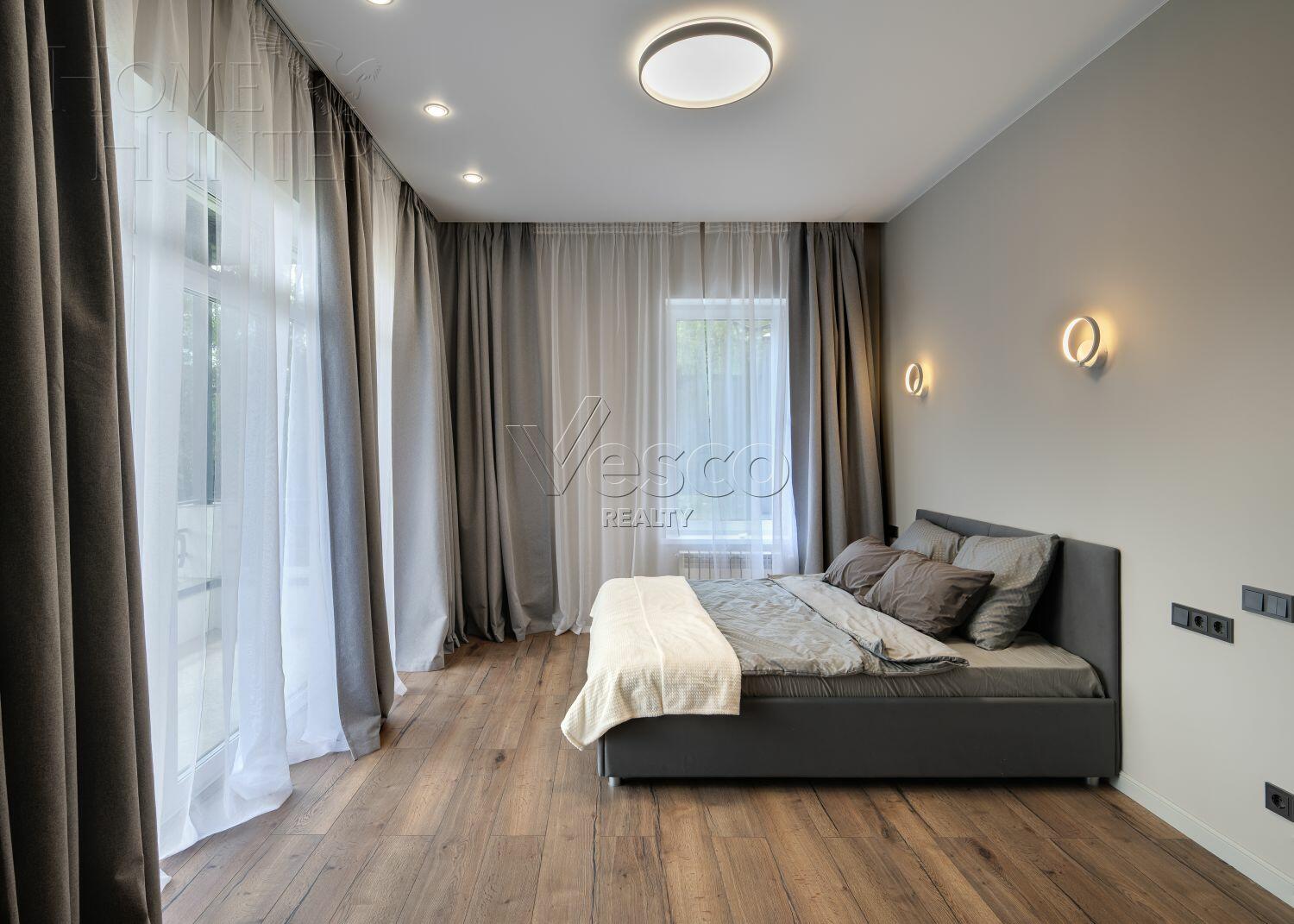 2-этажный коттедж 270 м² с отделкой