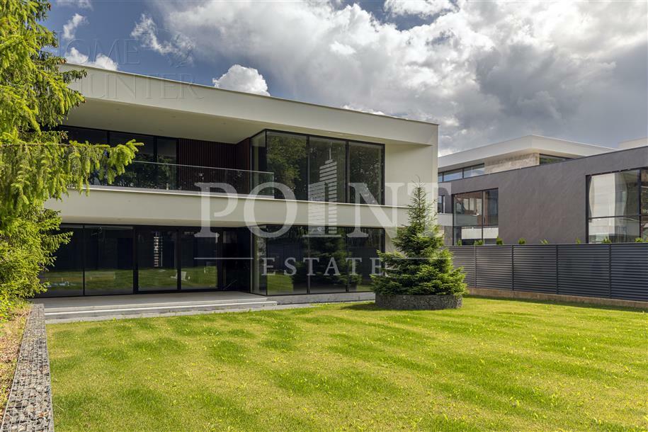 2-этажный коттедж 560 м² без отделки