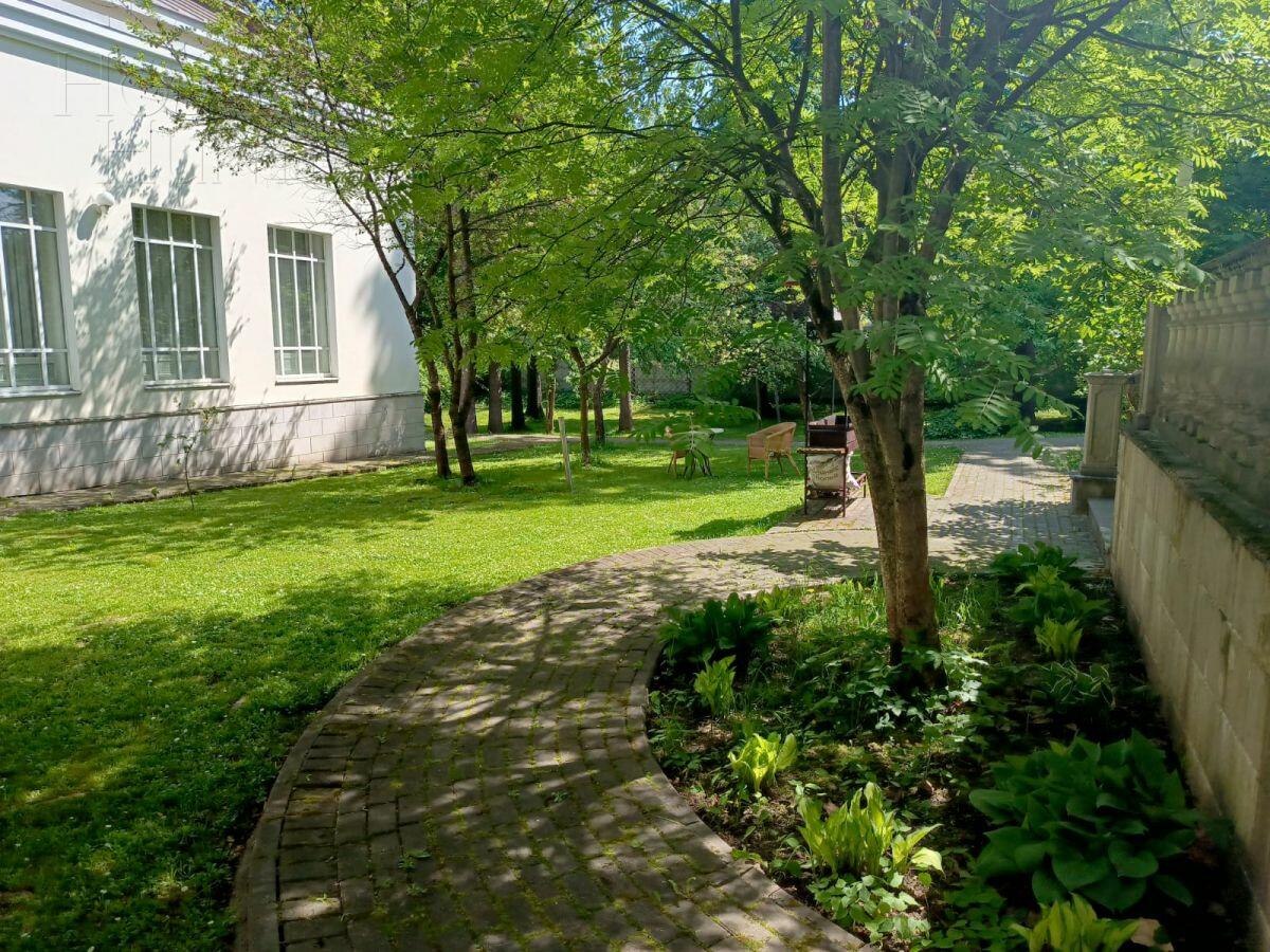 2-этажный коттедж 2 000 м² с отделкой