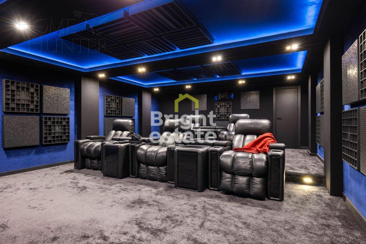 2-этажный коттедж 1 800 м² с отделкой