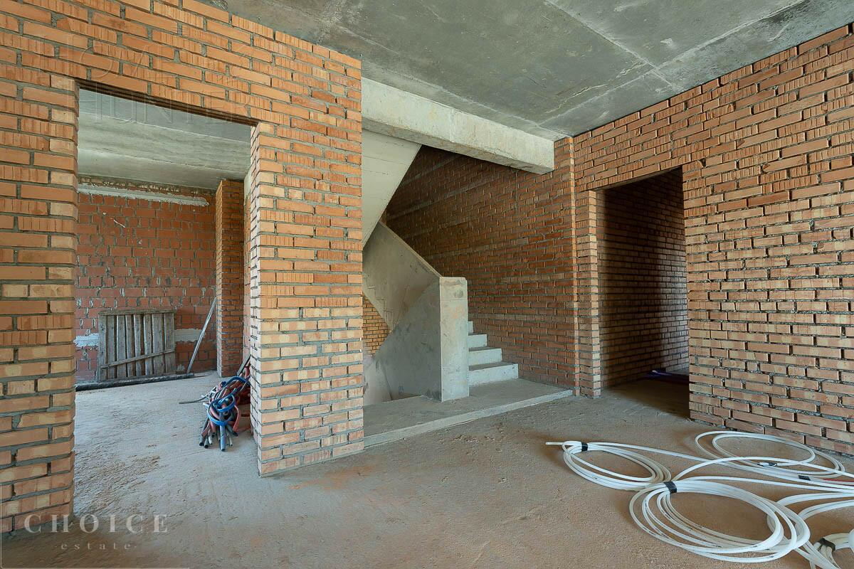 2-этажный коттедж 640 м² без отделки