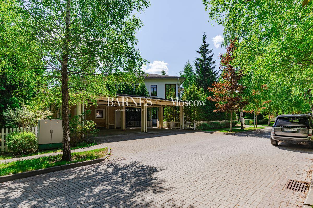 2-этажный коттедж 402.8 м² с отделкой