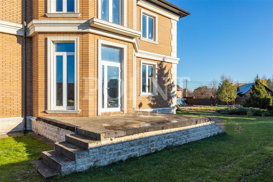 2-этажный коттедж 1 200 м² без отделки