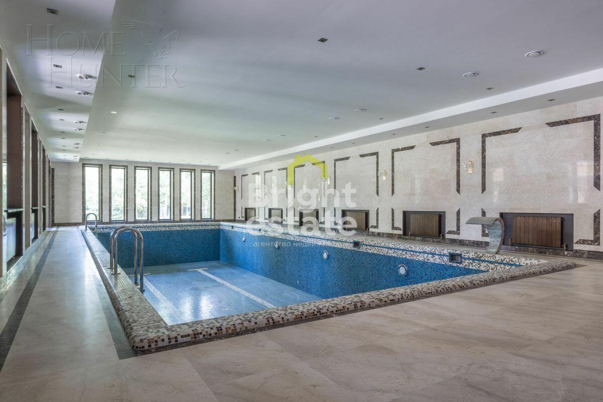 2-этажный коттедж 1 800 м² с отделкой