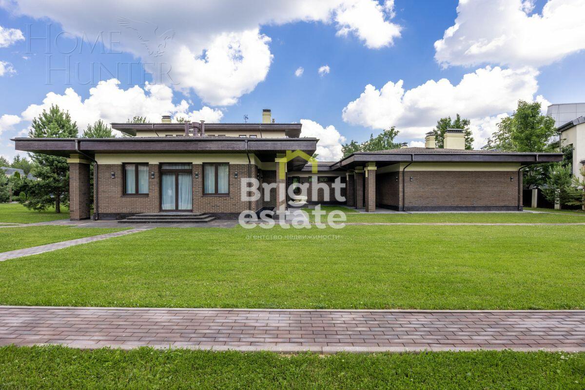 2-этажный коттедж 1 800 м² с отделкой