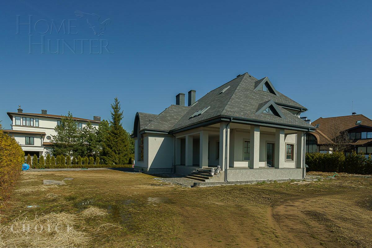 2-этажный коттедж 640 м² без отделки