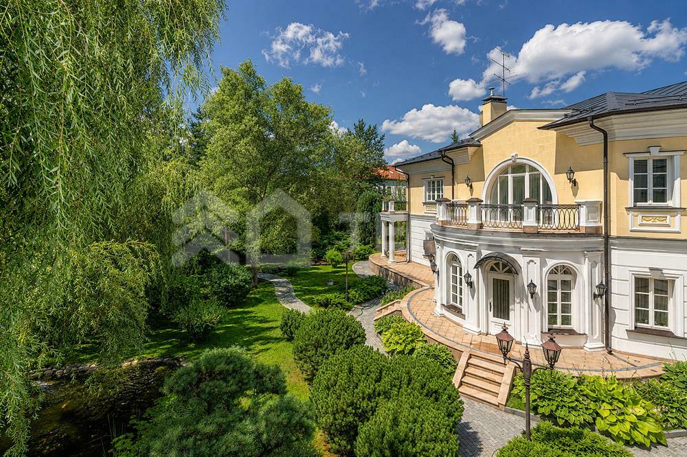 КОТТЕДЖ 1 800 м² с отделкой