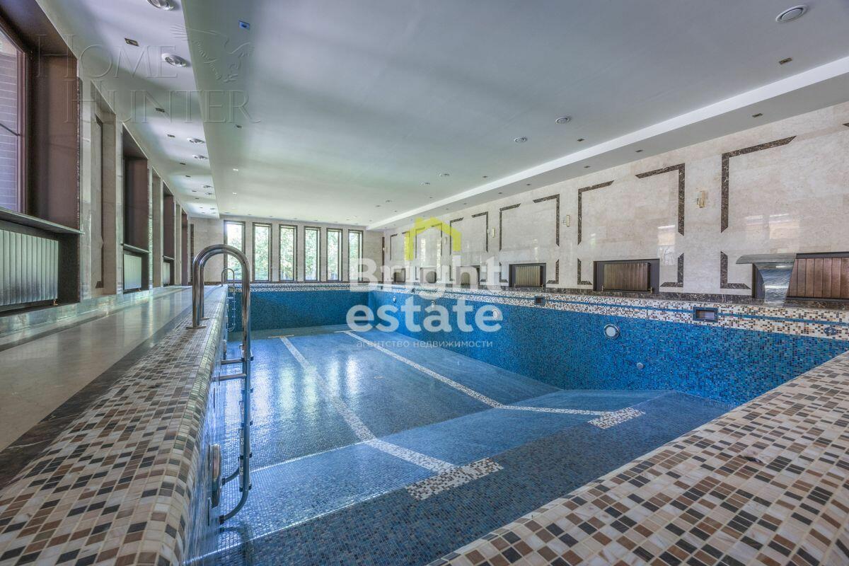 2-этажный коттедж 1 800 м² с отделкой