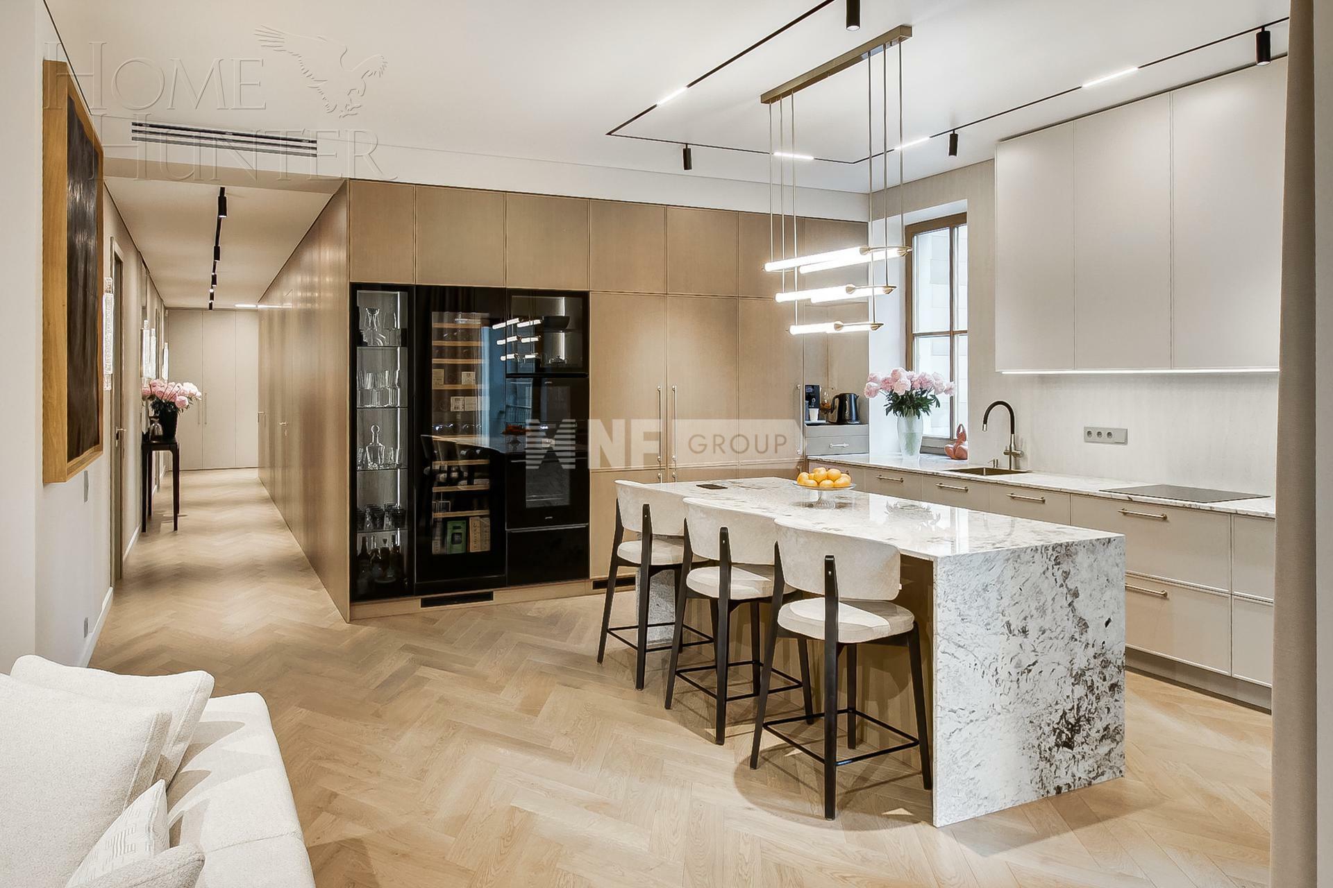 5-КОМН. КВАРТИРА С ОТДЕЛКОЙ 224.3 М² НА 3 ЭТАЖЕ