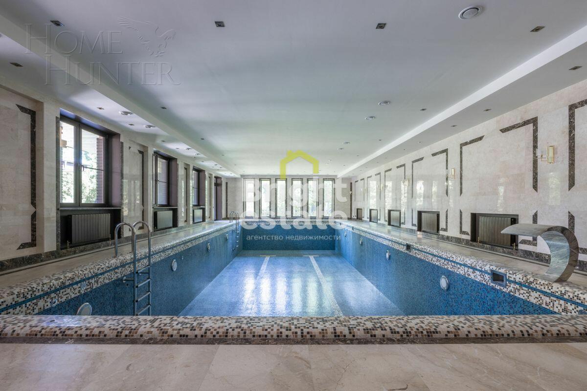 2-этажный коттедж 1 800 м² с отделкой