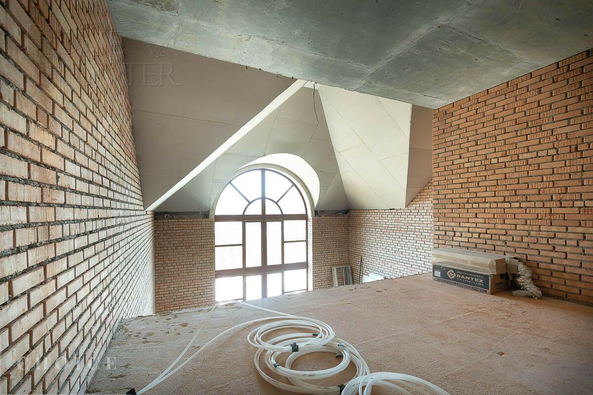 2-этажный коттедж 640 м² без отделки
