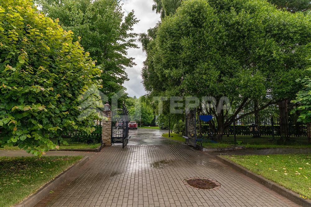 КОТТЕДЖ 1 800 м² с отделкой