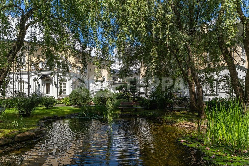 КОТТЕДЖ 1 800 м² с отделкой