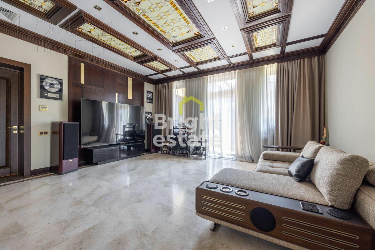 2-этажный коттедж 1 800 м² с отделкой