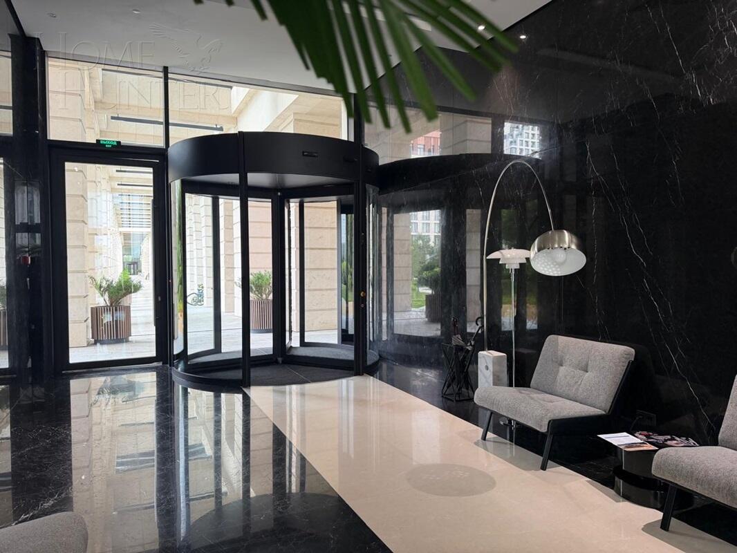 3-КОМН. КВАРТИРА С ОТДЕЛКОЙ 100 М² НА 3 ЭТАЖЕ