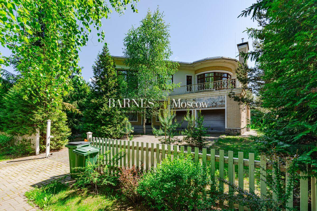 2-этажный коттедж 402.8 м² с отделкой