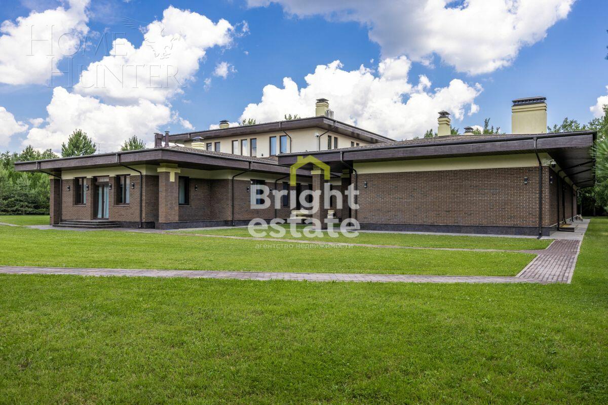 2-этажный коттедж 1 800 м² с отделкой