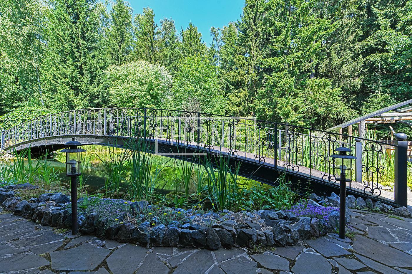 2-этажный коттедж 350 м² с отделкой