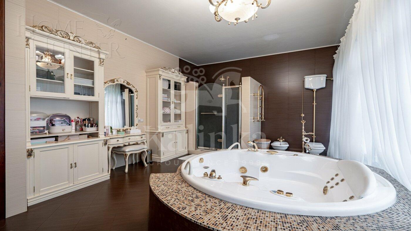 2-этажный коттедж 750 м² с отделкой